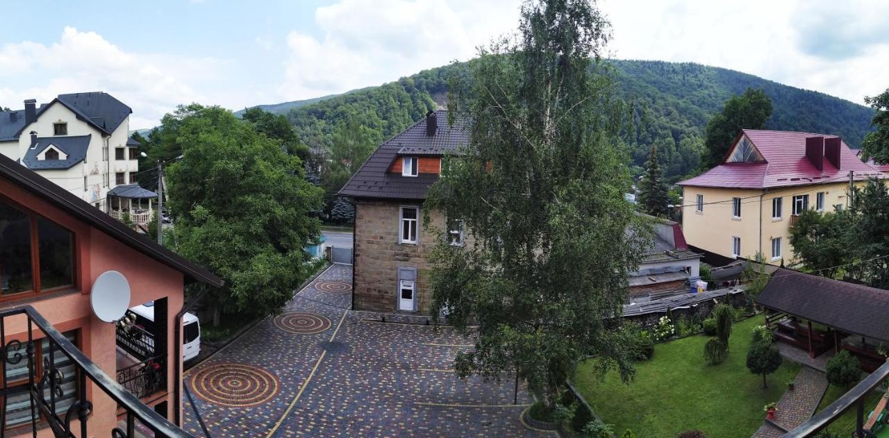 Guest House Shafran Jaremtsje Buitenkant foto