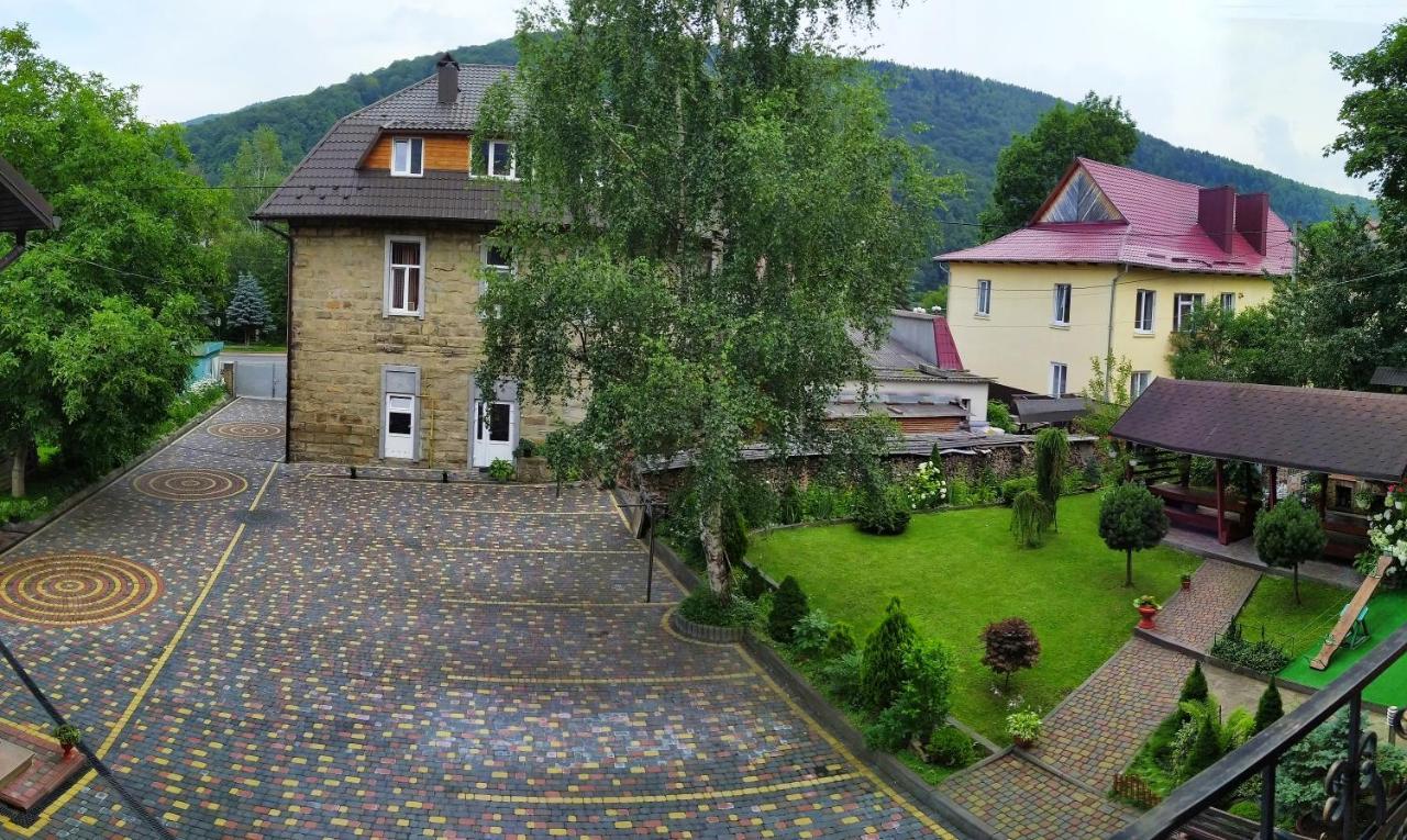 Guest House Shafran Jaremtsje Buitenkant foto