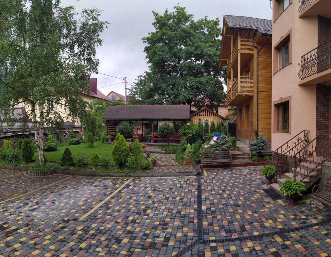 Guest House Shafran Jaremtsje Buitenkant foto