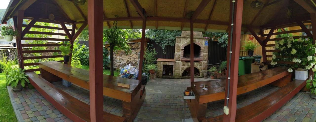 Guest House Shafran Jaremtsje Buitenkant foto